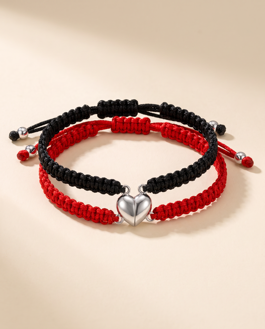 Set of 2 magnetic heart bracelets with hearts joined